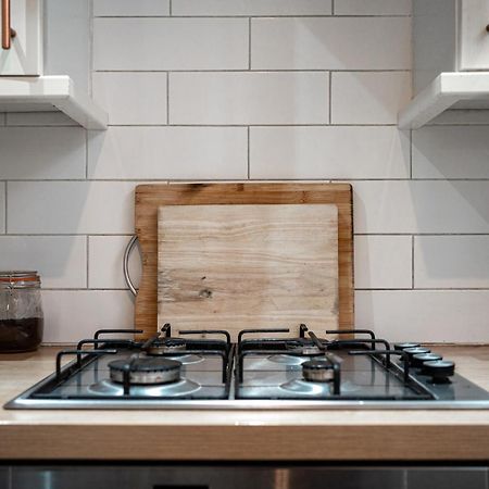 3 Bedroom Central Apartment In Belfast City Centre Экстерьер фото