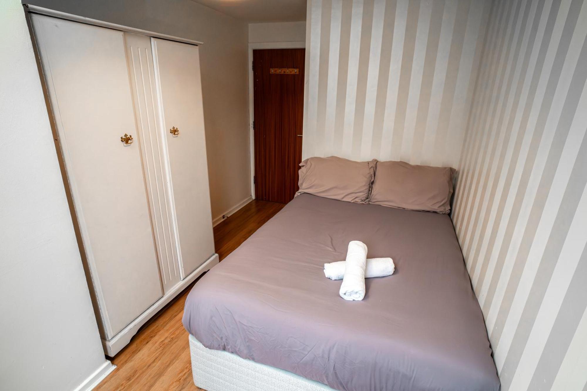 3 Bedroom Central Apartment In Belfast City Centre Экстерьер фото