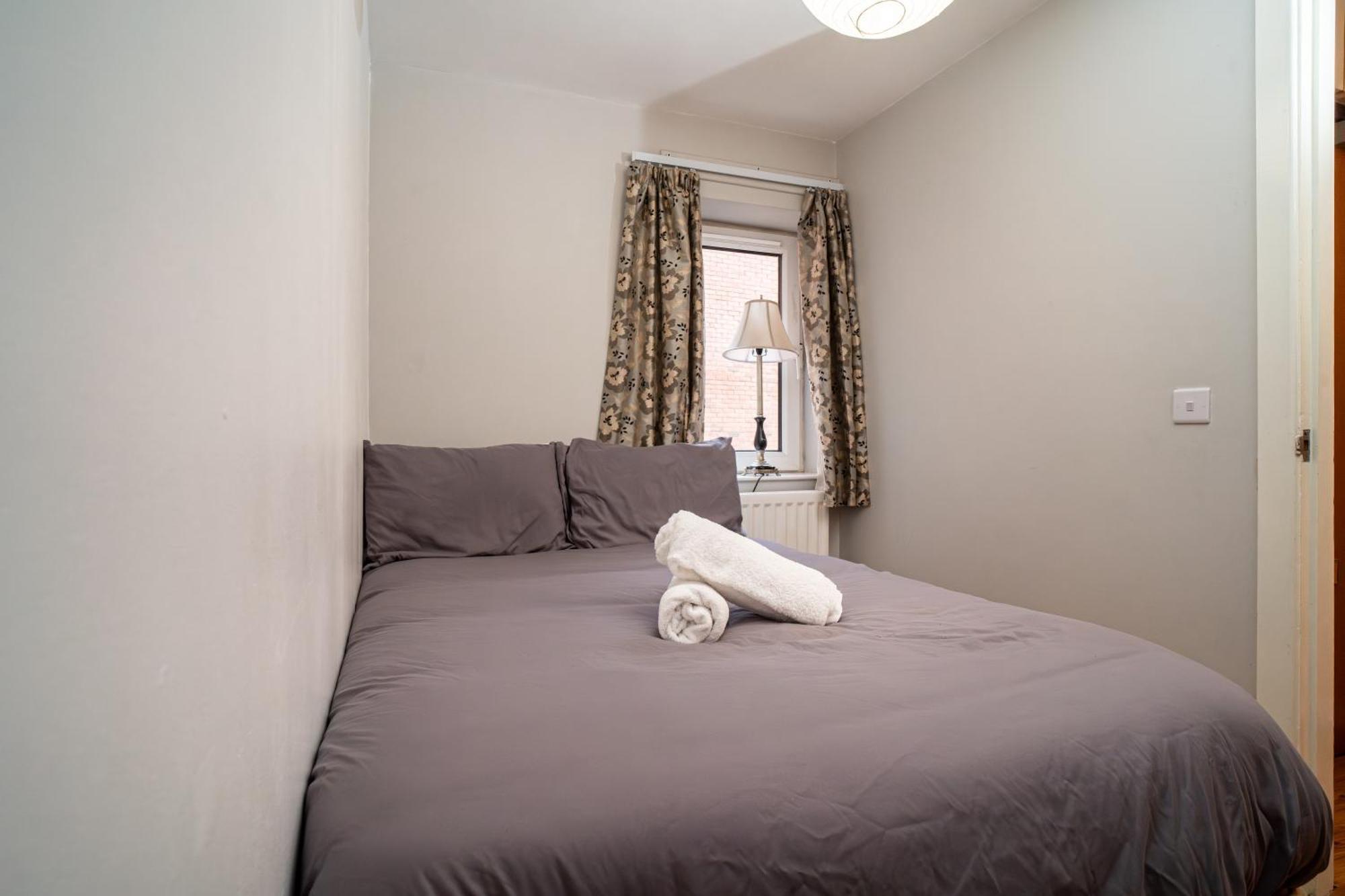 3 Bedroom Central Apartment In Belfast City Centre Экстерьер фото